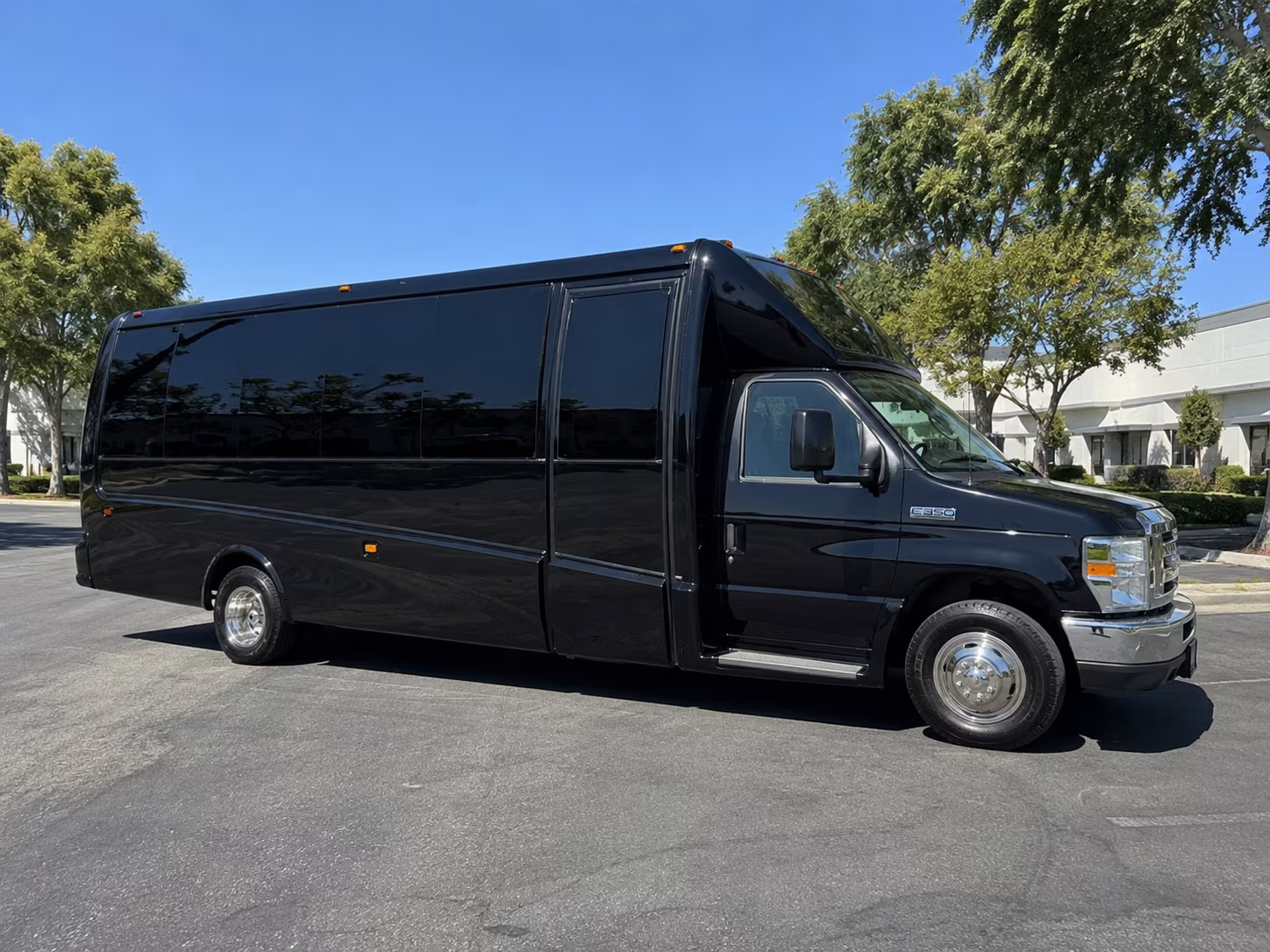 fort worth corporate retreat shuttle bus rentals